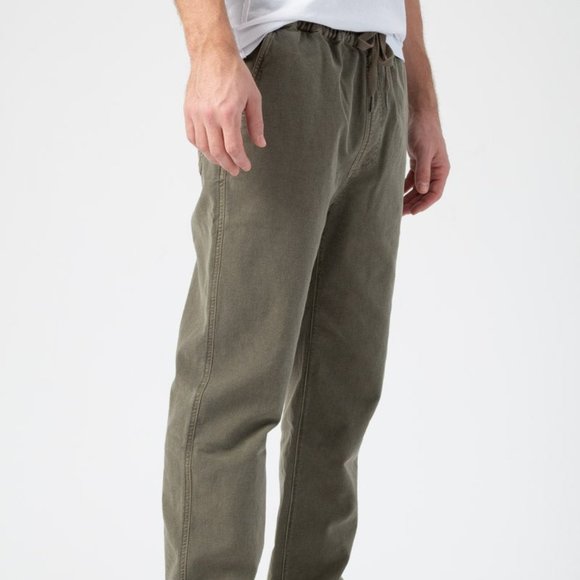 FRAME Drawstring Pant in Army - Picture 2 of 3
